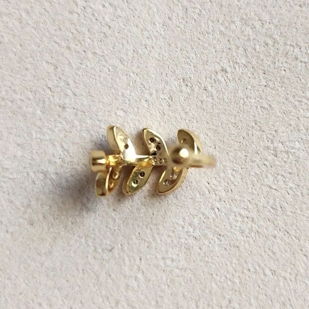 Gold Leaf Cuff Earring - Picture 3 of 4
